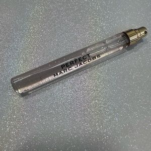 Marc Jacobs perfect travel size
.33oz 
Never used, sprayer 
No box, as is